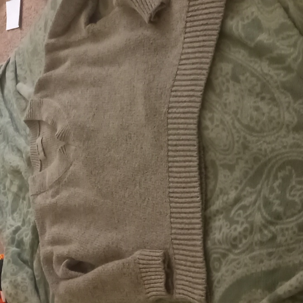 Old navy sweater